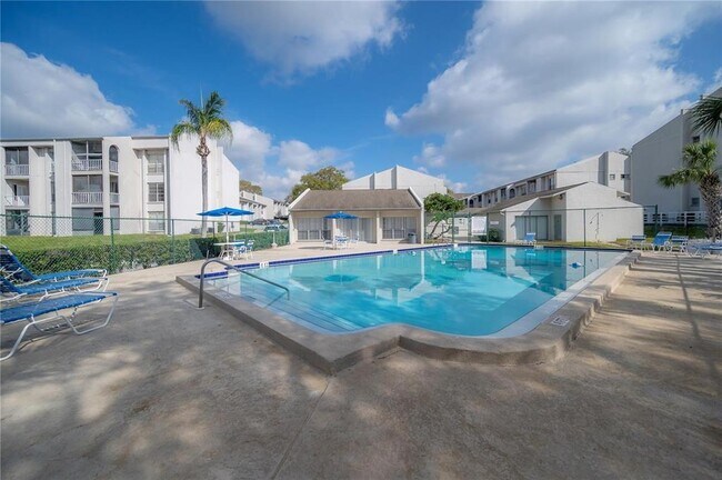 Building Photo - 2625 FL-590