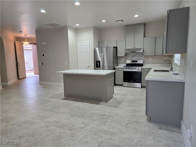 Building Photo - 993 White Glacier Ave