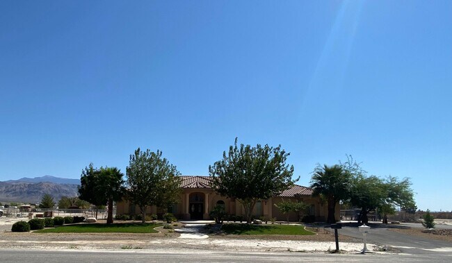 Building Photo - CALVADA VALLEY U.1 - Oakleaf Avenue