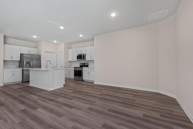 Building Photo - 46 Poplar Dr