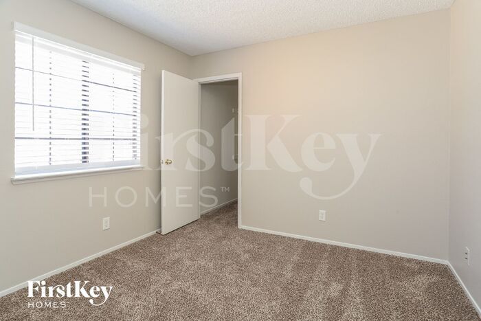 Building Photo - 5880 Filmore Ave