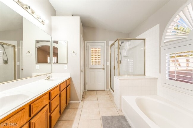 Building Photo - 1385 Dragon Rock Dr