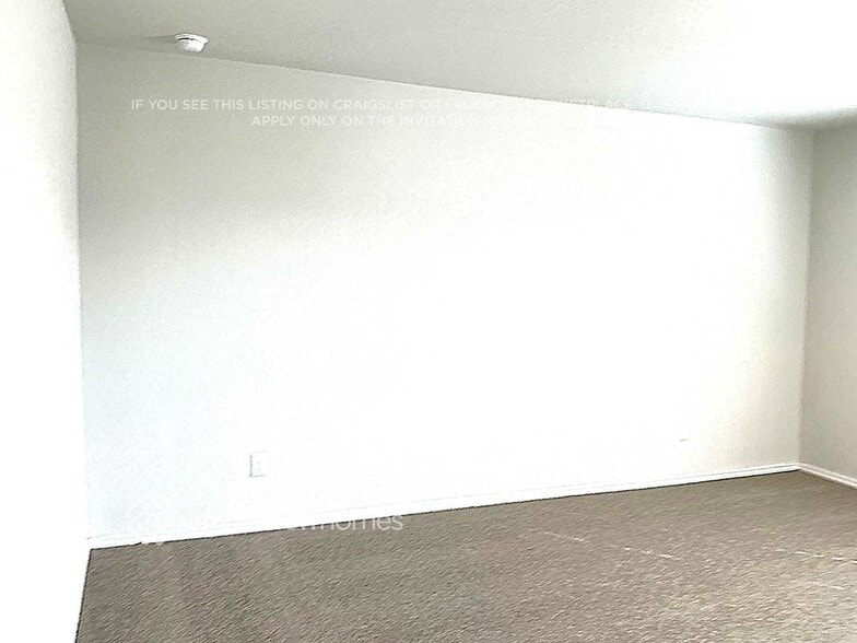 Building Photo - 10510 Varmus Dr