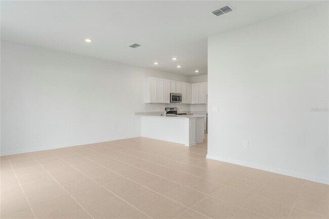 Building Photo - 2743 Skyline Lp