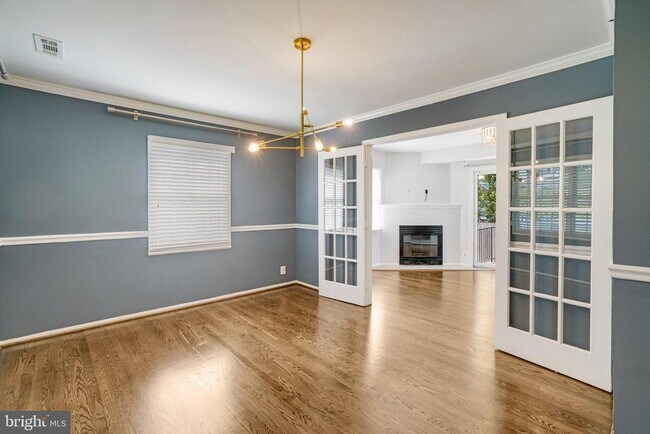Building Photo - 740 Upland Pl