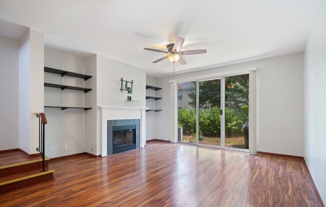 Building Photo - 295 Hunterdon Ct