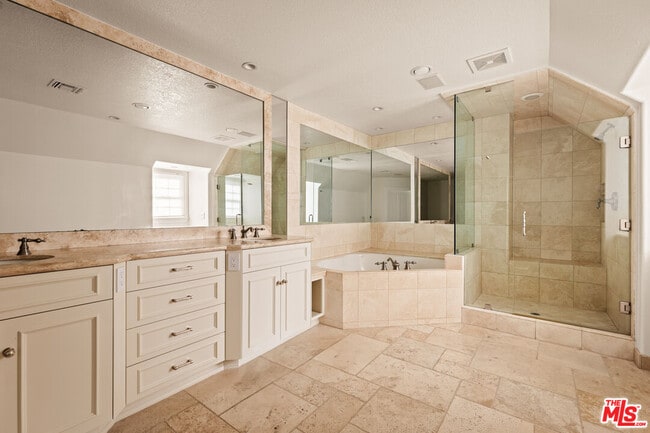 Building Photo - 10834 Portofino Pl