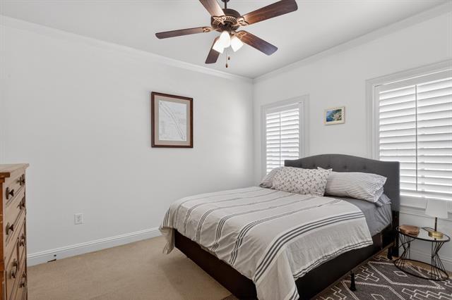 Building Photo - 5801 Hillcrest Ave