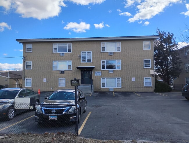 Building Photo - 9110-9131 31st St