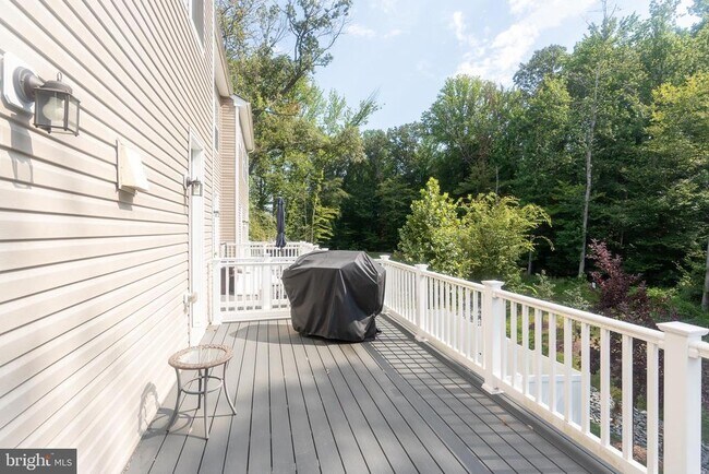 Building Photo - 1445 Honeylocust Dr