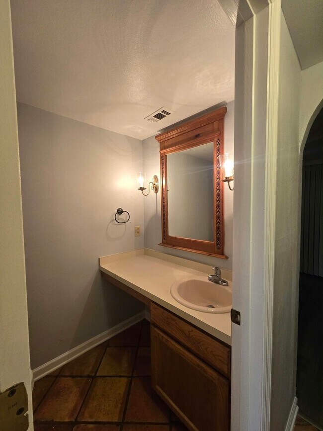 Building Photo - 1030 Knoll Wood Ct