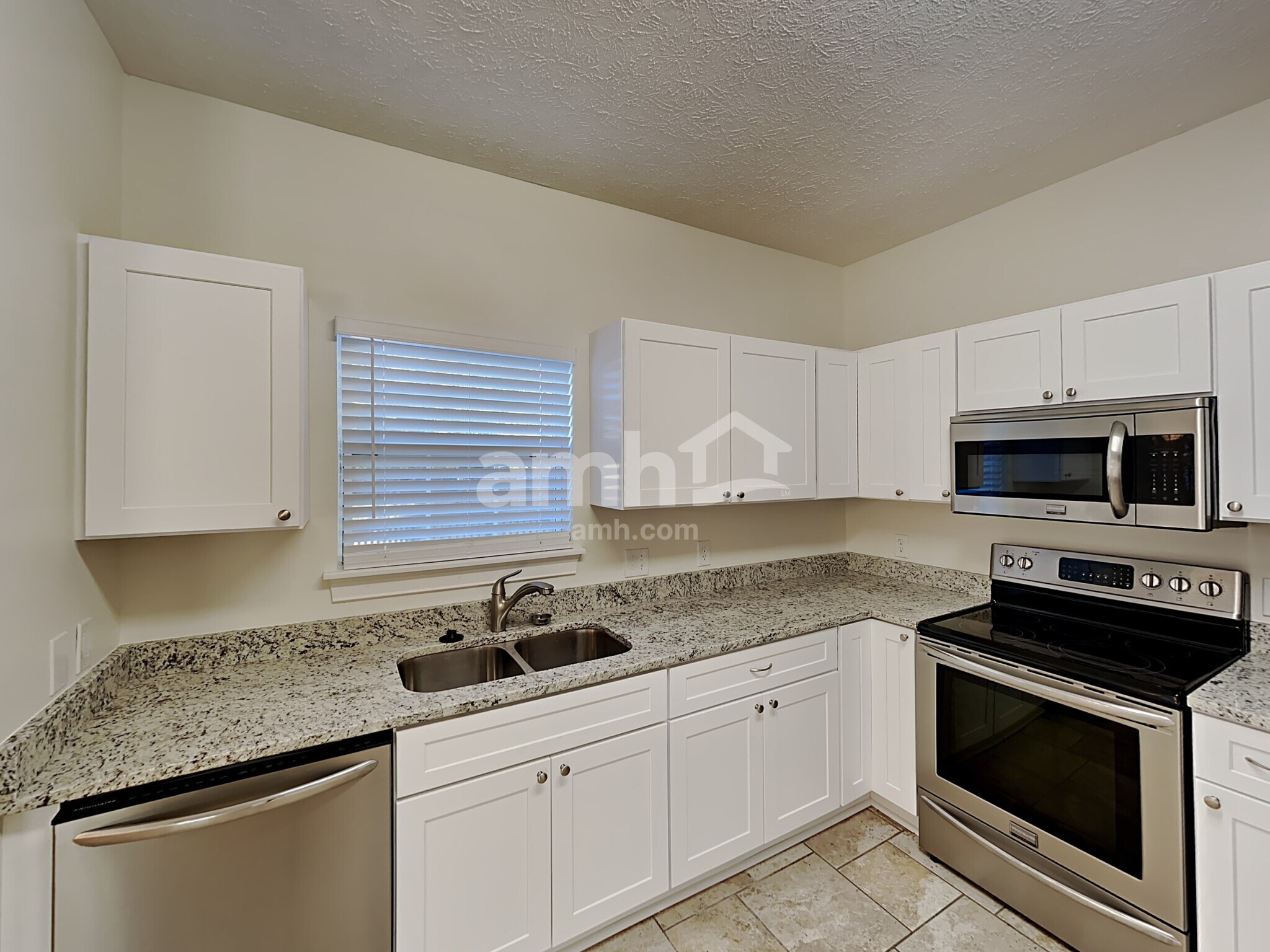 Building Photo - 3470 Esquire Dr