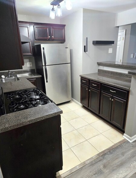 Building Photo - 213 E Liberty St