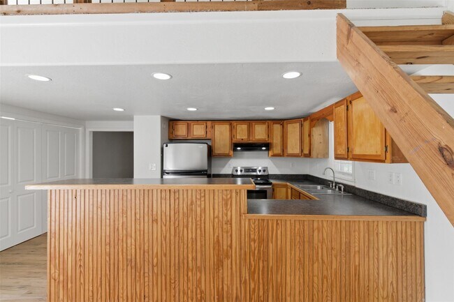 Building Photo - 105 Lazy Ike Ln