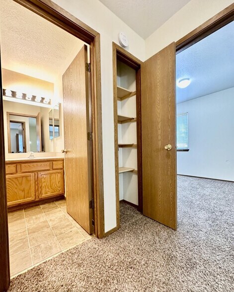 Building Photo - 107 N Caton St