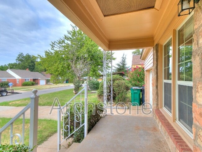 Building Photo - 2617 NW 37th St