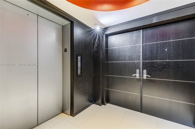 Building Photo - 17001 Collins Ave