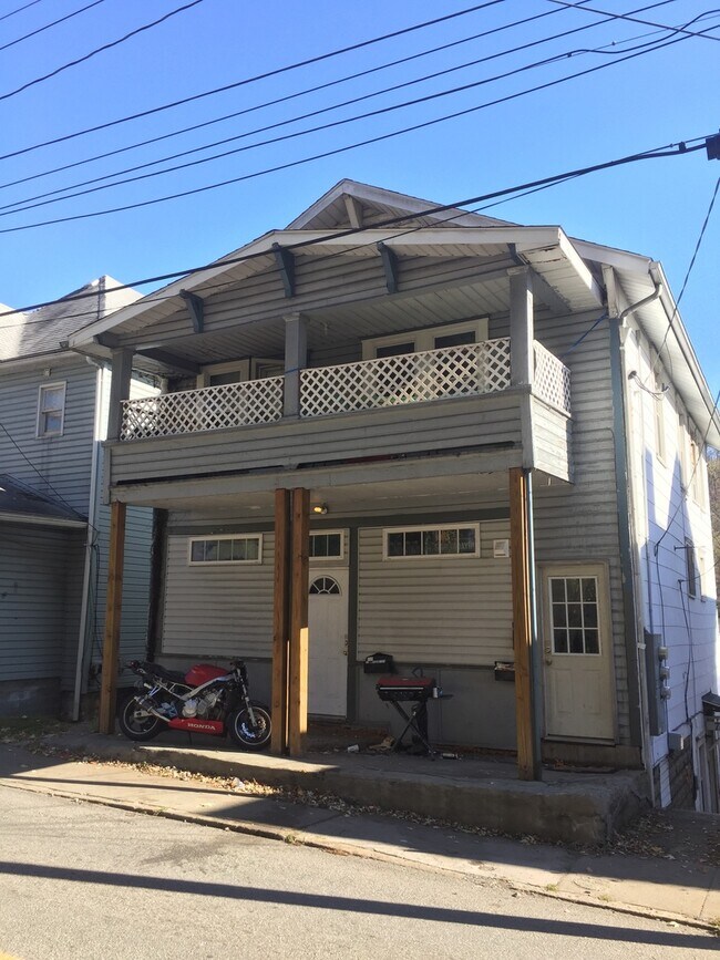 Primary Photo - 738 Willey St