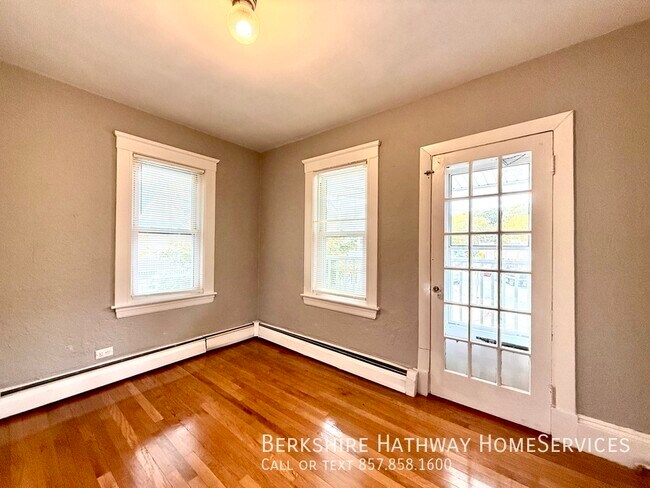 Building Photo - 879 Broadway-2