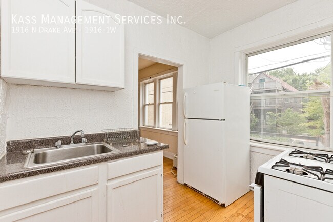 Primary Photo - 1916 N Drake Ave