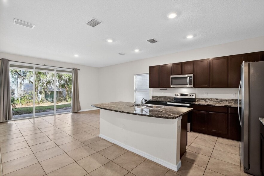 Building Photo - 13808 NW 9th Rd