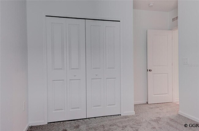 Building Photo - 5005 Worchester Dr