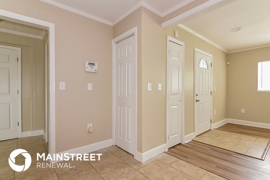 Building Photo - 510 Longfellow Blvd