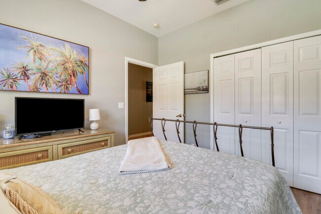 Building Photo - 8400 Mulligan Cir