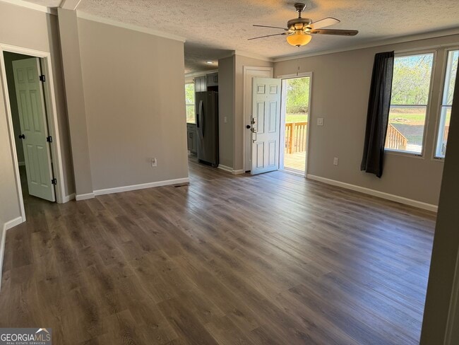 Building Photo - 1160 Happy Hollow Rd