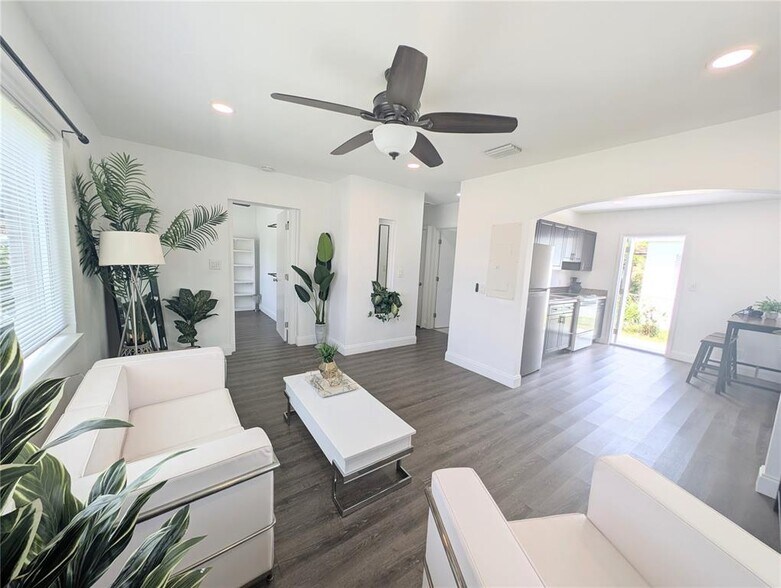 Primary Photo - 1108 N 19th Ave