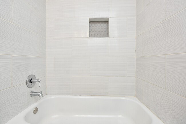 Building Photo - 3710 Dreyfus St