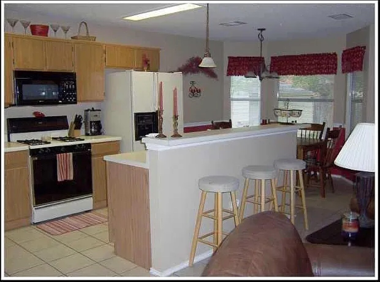 Building Photo - 1904 Hollow Ridge Dr
