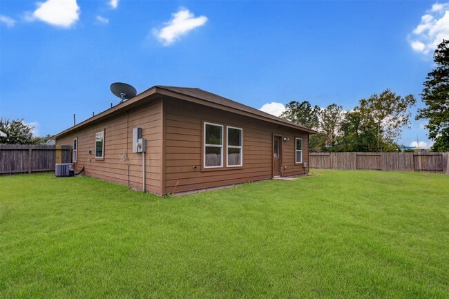 Building Photo - 6026 Burnet Bend Ave