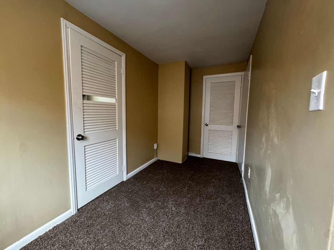 Building Photo - 11092 Engleside St