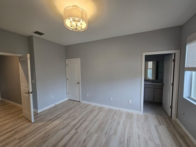 Building Photo - 140 Bandol St