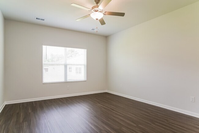 Building Photo - 347 Augustine Dr