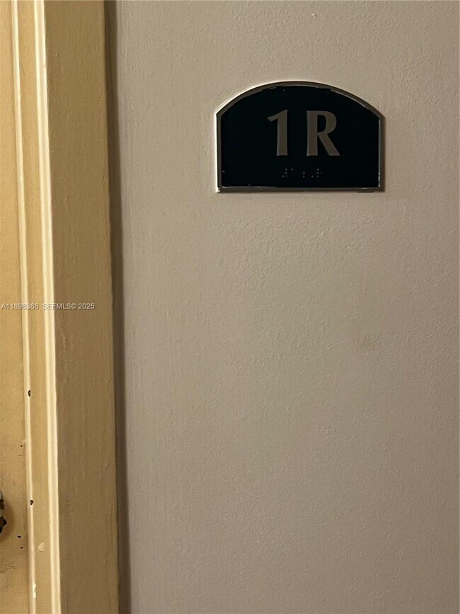 Building Photo - 1455 N Treasure Dr