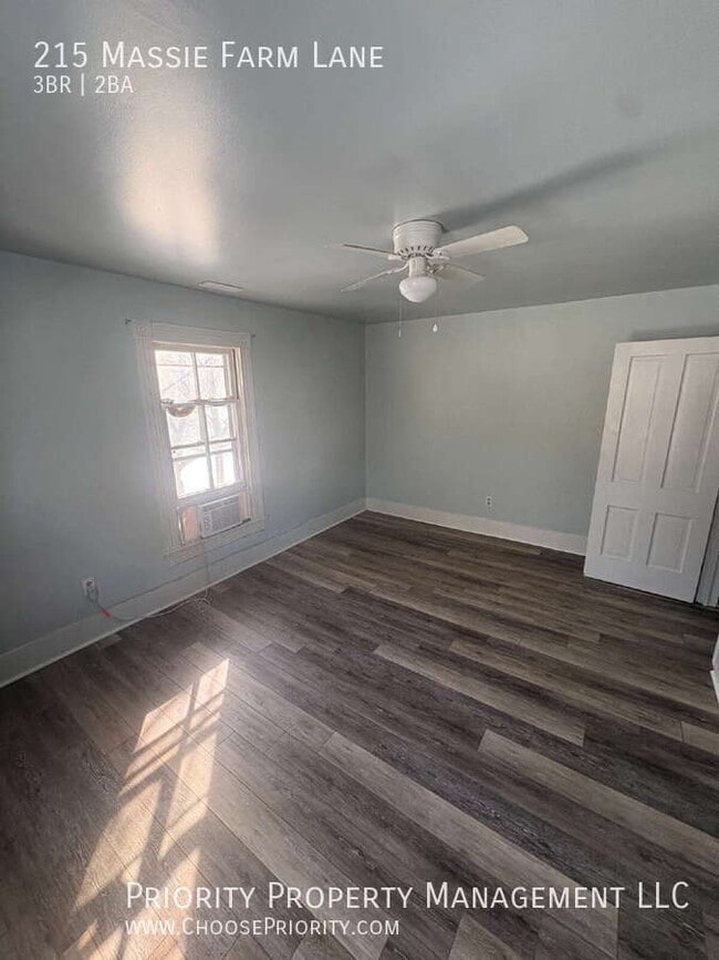 Building Photo - 215 Massie Farm Ln