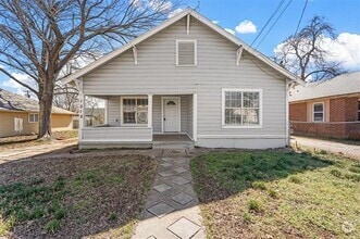 Building Photo - 1018 E Chaffin St