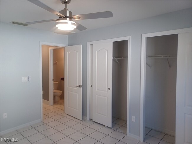 Building Photo - 4416 SW 24th Ave