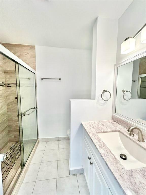 Building Photo - 1004 Pine Dr