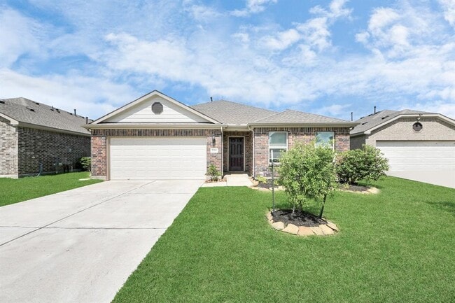 Building Photo - 2214 Welborn Dr