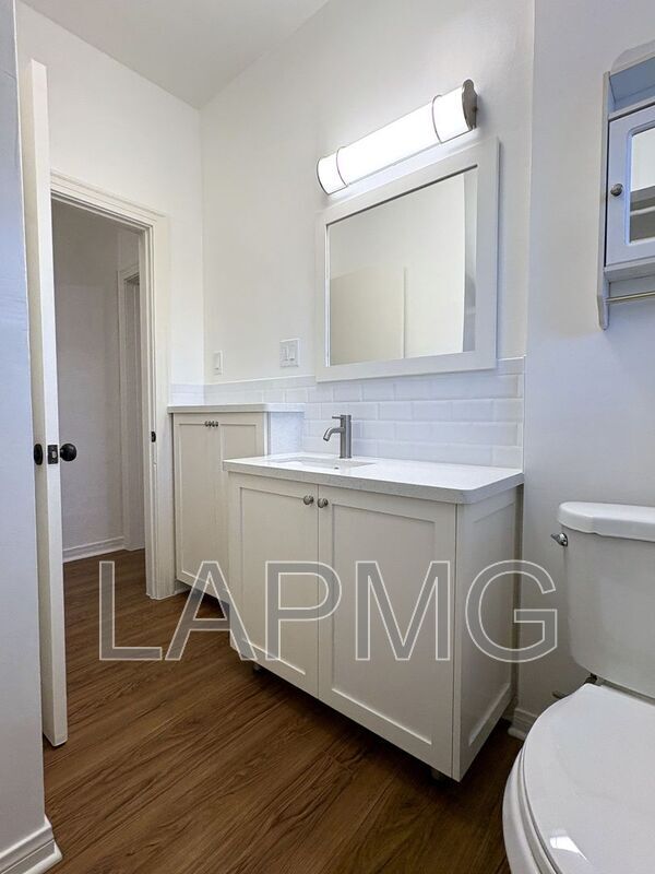 Building Photo - 2751 Pomeroy Ave