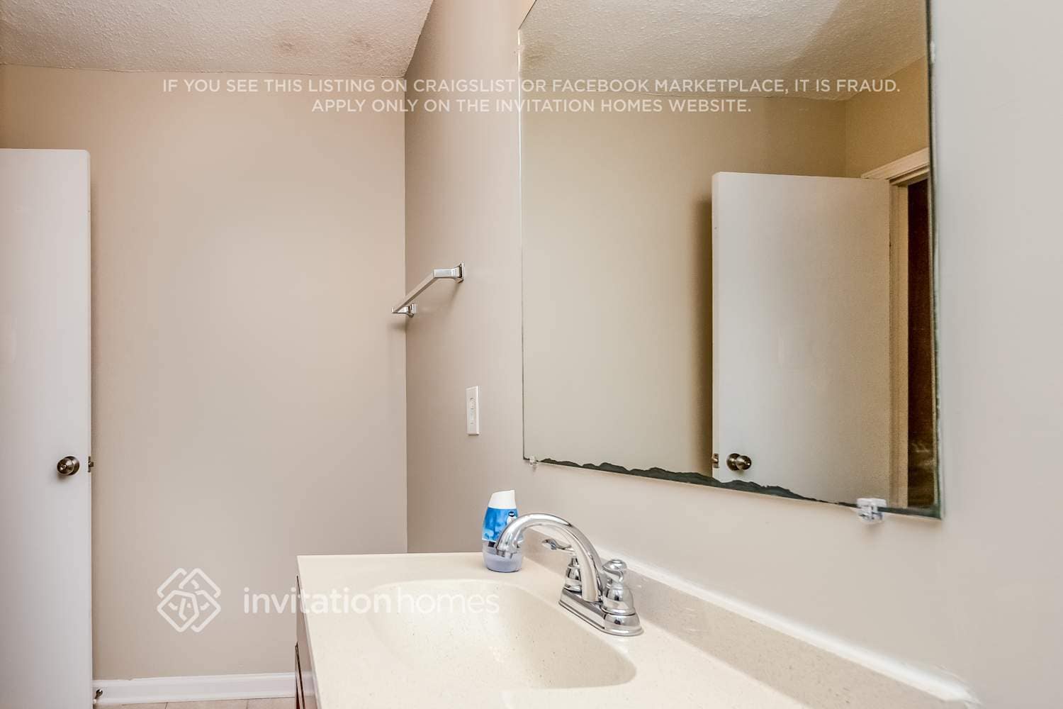 Building Photo - 2751 Flagstone Dr SE