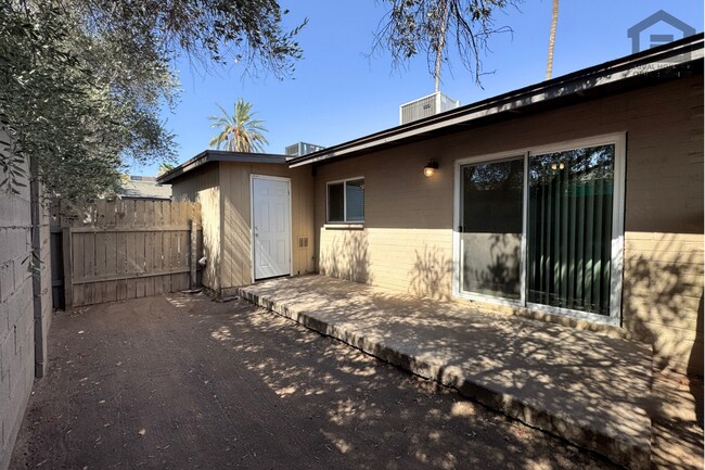 Building Photo - 1736 E Virginia Ave