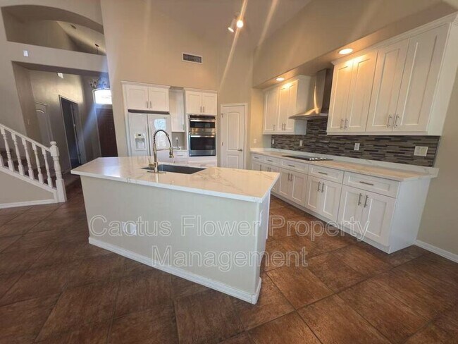 Building Photo - 749 E La Costa Dr