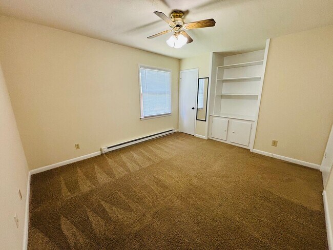 Building Photo - 208 Ardmore St