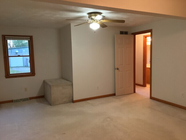 2nd floor - bedroom 1 - 2032 Paintertown Rd