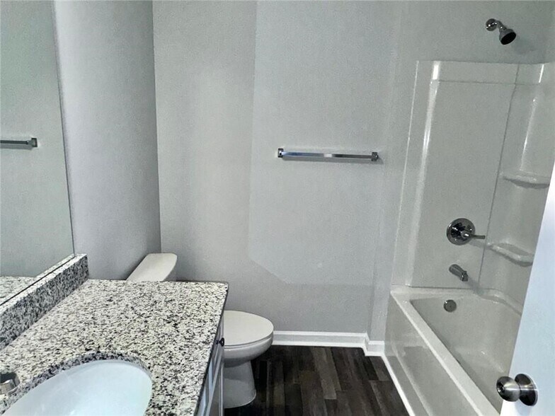 Building Photo - 2618 Swan Lake Dr SW
