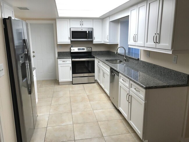 Building Photo - UPDATED 3/2 Home In Downtown/Conway Area! ...